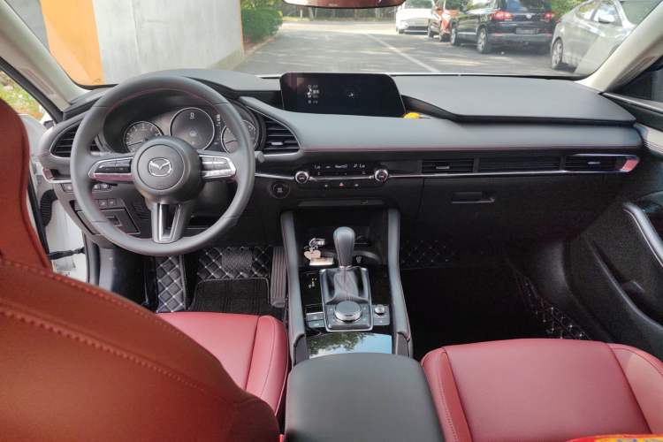 Used Mazda 3 Axela 2023 2.0L Automatic ZhiZhen Edition Interior 2