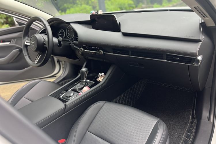 Used Mazda 3 Axela 2023 2.0L Automatic Zhiya Edition Interior 2