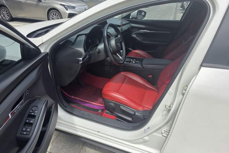 Used Mazda 3 Axela 2023 2.0L Automatic Zhiya Edition Interior 2