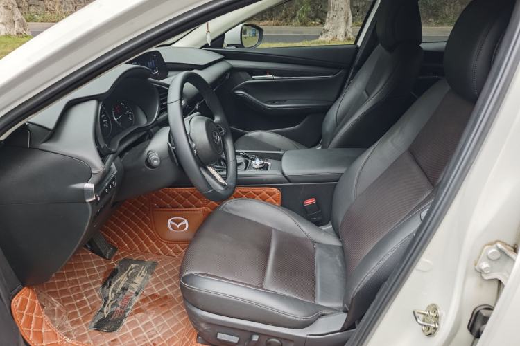 Used Mazda 3 Axela 2023 2.0L Automatic ZhiZhen Edition Interior 2