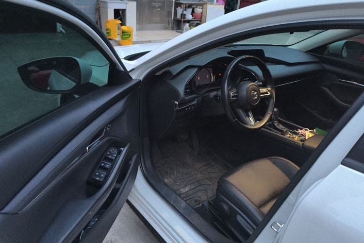 Used Mazda 3 Axela 2023 2.0L Automatic Zhiya Edition Interior 3