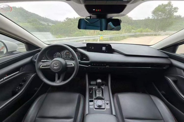 Used Mazda 3 Axela 2023 2.0L Automatic Zhiqing Edition Interior 3
