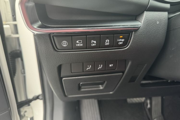 Used Mazda 3 Axela 2023 2.0L Automatic ZhiZun Edition Interior 3