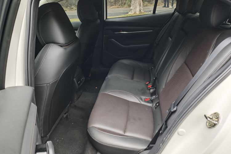Used Mazda 3 Axela 2023 2.0L Automatic ZhiZhen Edition Interior 3