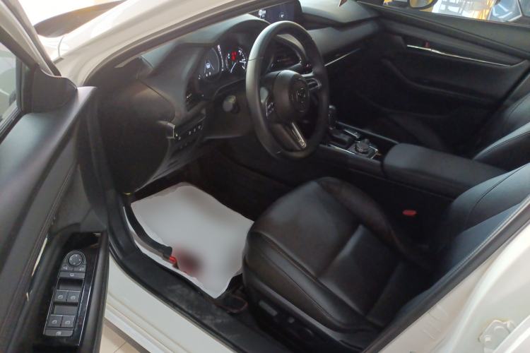 Used Mazda 3 Axela 2023 2.0L Automatic Zhiyao Edition Interior 3