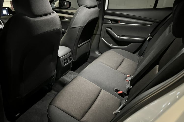 Used Mazda 3 Axela 2023 2.0L Automatic ZhiXuan Edition Interior 3