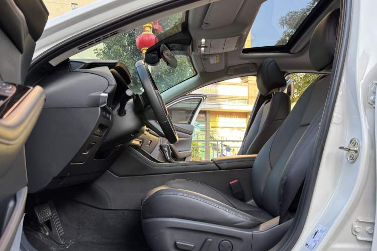 Used Mazda 3 Axela 2023 2.0L Automatic Zhiyao Edition Interior 4