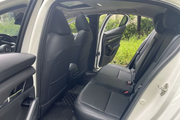 Used Mazda 3 Axela 2023 2.0L Automatic Zhiya Edition Interior 4
