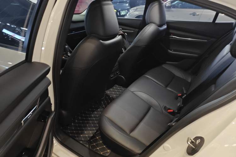 Used Mazda 3 Axela 2023 2.0L Automatic Zhiyao Edition Interior 4