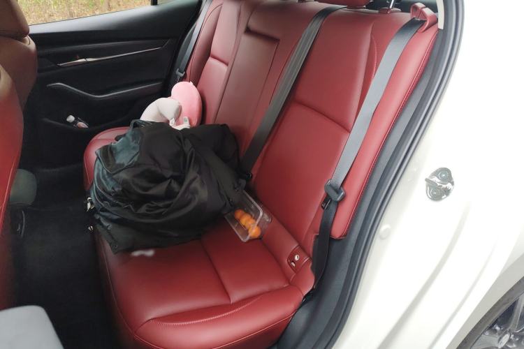 Used Mazda 3 Axela 2023 2.0L Automatic ZhiZhen Edition Interior 4
