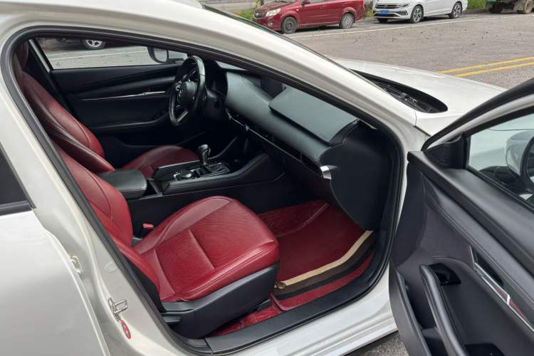 Used Mazda 3 Axela 2023 2.0L Automatic ZhiXuan Edition Interior 4