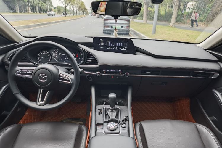 Used Mazda 3 Axela 2023 2.0L Automatic ZhiZhen Edition Interior 4