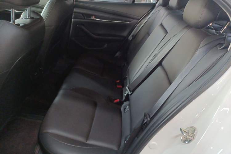 Used Mazda 3 Axela 2023 2.0L Automatic Zhiyao Edition Interior 4