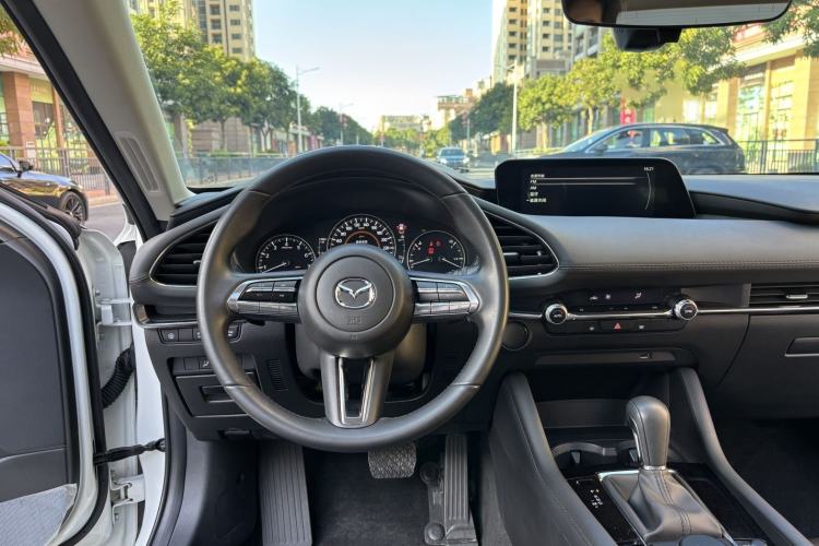 Used Mazda 3 Axela 2023 2.0L Automatic Zhiyao Edition Interior 5