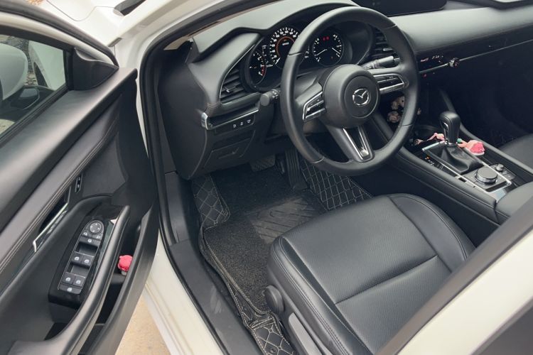 Used Mazda 3 Axela 2023 2.0L Automatic Zhiya Edition Interior 7