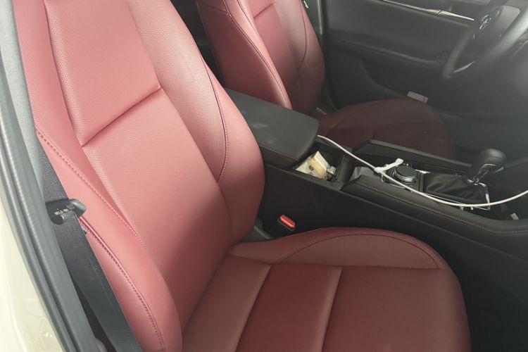 Used Mazda 3 Axela 2023 2.0L Automatic ZhiZun Edition Interior 7