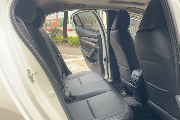 Used Mazda 3 Axela 2023 2.0L Automatic Zhiya Edition Interior 9