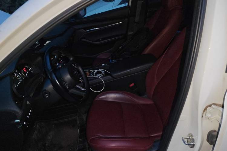 Used Mazda 3 Axela 2023 2.0L Automatic ZhiZhen Edition Left Front Seat