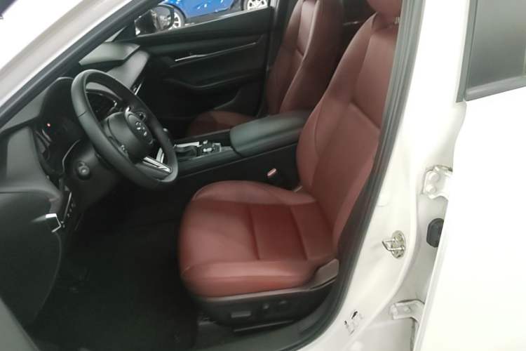 Used Mazda 3 Axela 2023 2.0L Automatic ZhiZhen Edition Left Front Seat