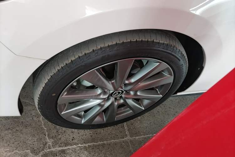 Used Mazda 3 Axela 2023 2.0L Automatic Zhiya Edition Left Front Wheel Hub