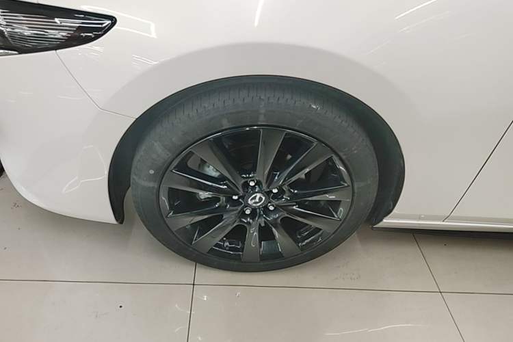 Used Mazda 3 Axela 2023 2.0L Automatic ZhiZhen Edition Left Front Wheel Hub