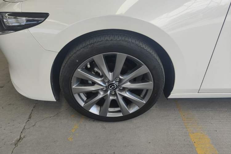 Used Mazda 3 Axela 2023 2.0L Automatic ZhiXuan Edition Left Front Wheel Hub