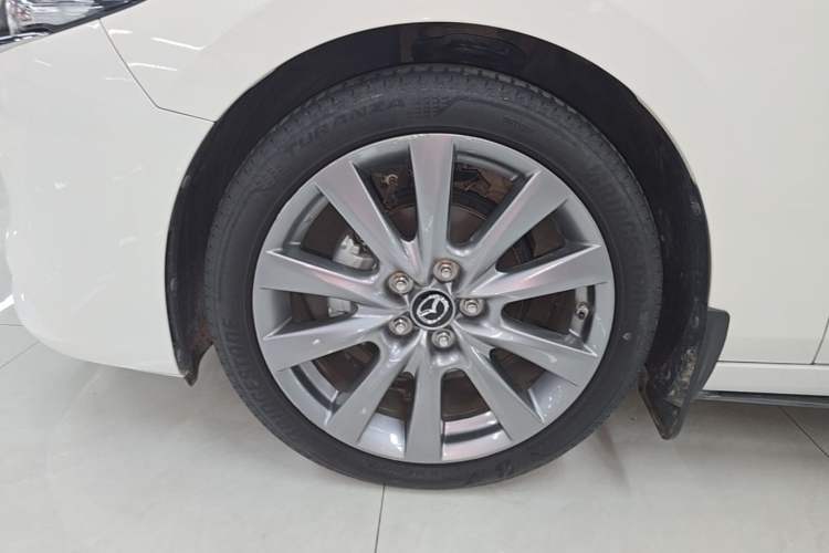 Used Mazda 3 Axela 2023 2.0L Automatic ZhiXuan Edition Left Front Wheel Hub