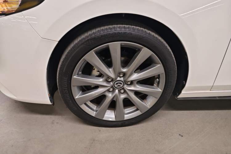 Used Mazda 3 Axela 2023 2.0L Automatic Zhiya Edition Left Front Wheel Hub