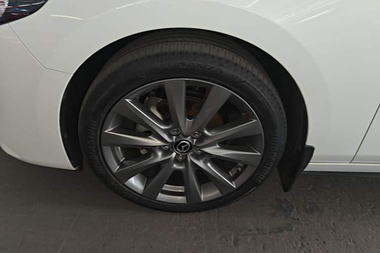 Used Mazda 3 Axela 2023 2.0L Automatic Zhiya Edition Left Front Wheel Hub