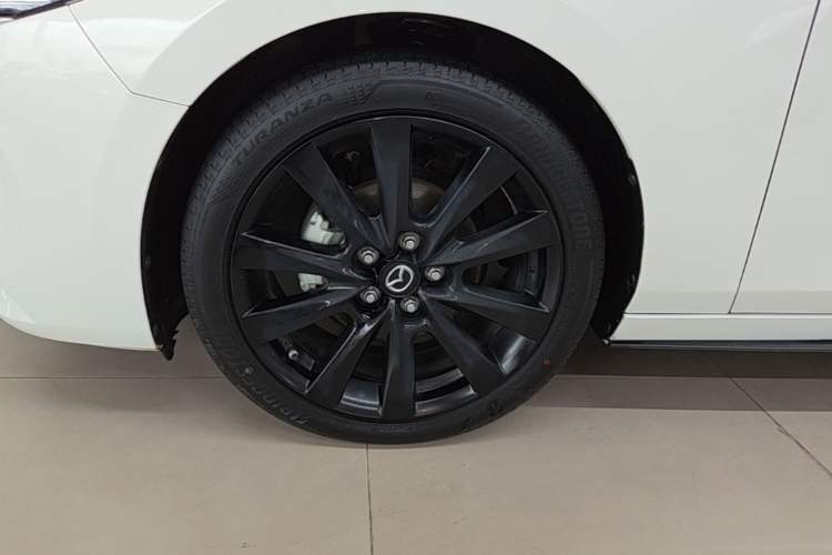 Used Mazda 3 Axela 2023 2.0L Automatic Zhiya Edition Left Front Wheel Hub