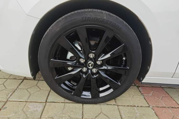 Used Mazda 3 Axela 2023 2.0L Automatic ZhiZhen Edition Left Front Wheel Hub