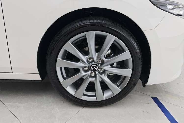 Used Mazda 3 Axela 2023 2.0L Automatic ZhiXuan Edition Left Rear Wheel Hub