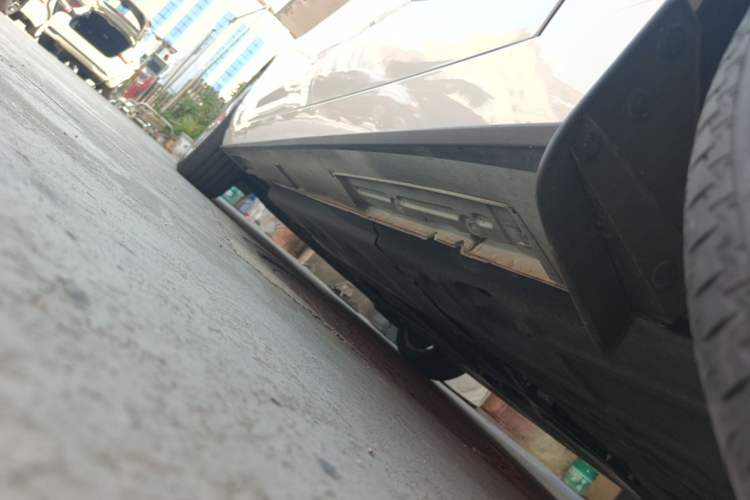 Used Mazda 3 Axela 2023 2.0L Automatic ZhiZhen Edition Left Side Sill