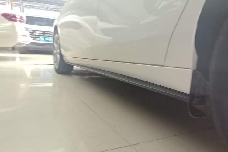 Used Mazda 3 Axela 2023 2.0L Automatic ZhiXuan Edition Left Side Sill