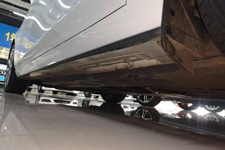 Used Mazda 3 Axela 2023 2.0L Automatic ZhiZhen Edition Left Side Sill
