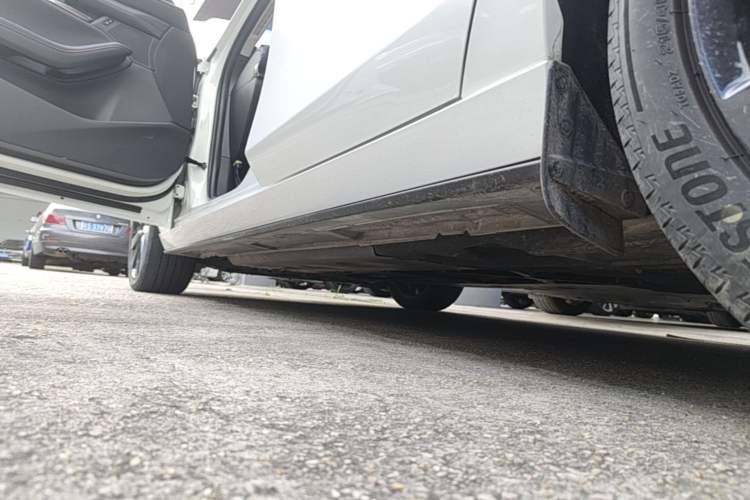 Used Mazda 3 Axela 2023 2.0L Automatic Zhiyao Edition Left Side Sill