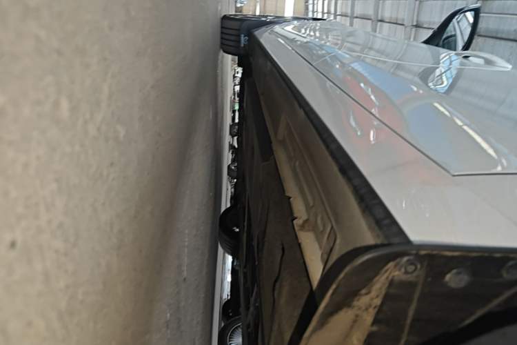 Used Mazda 3 Axela 2023 2.0L Automatic Zhiya Edition Left Side Sill
