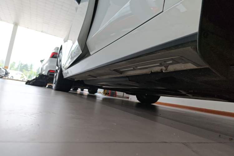 Used Mazda 3 Axela 2023 2.0L Automatic Zhiya Edition Left Side Sill