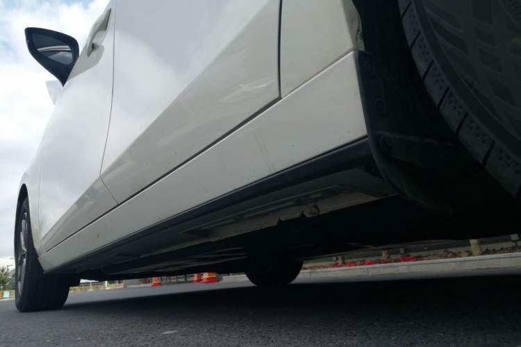 Used Mazda 3 Axela 2023 2.0L Automatic Zhiqing Edition Left Side Sill
