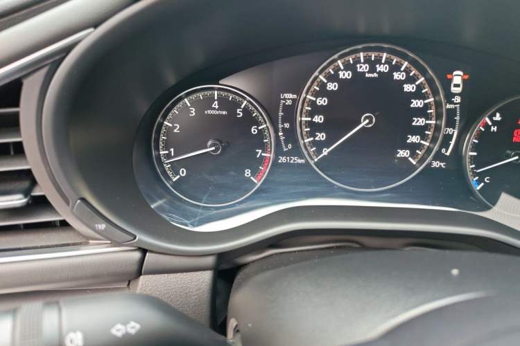 Used Mazda 3 Axela 2023 1.5L Manual ZhiMei Edition Odometer Close Up