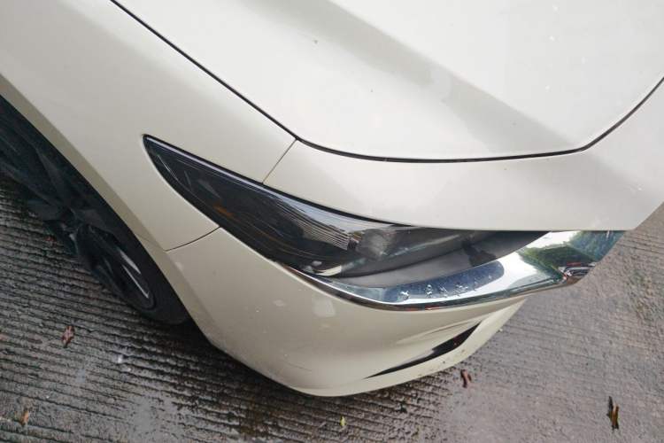 Used Mazda 3 Axela 2023 2.0L Automatic ZhiZhen Edition Right Front Headlight