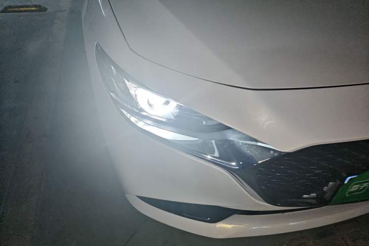 Used Mazda 3 Axela 2023 2.0L Automatic Zhiya Edition Right Front Headlight