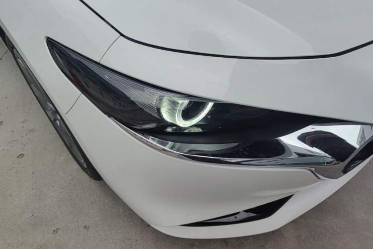 Used Mazda 3 Axela 2023 2.0L Automatic ZhiZhen Edition Right Front Headlight