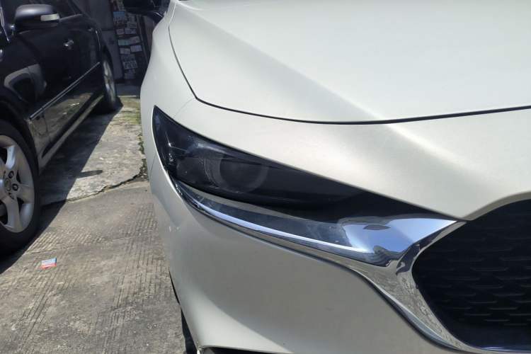 Used Mazda 3 Axela 2023 2.0L Automatic ZhiZhen Edition Right Front Headlight