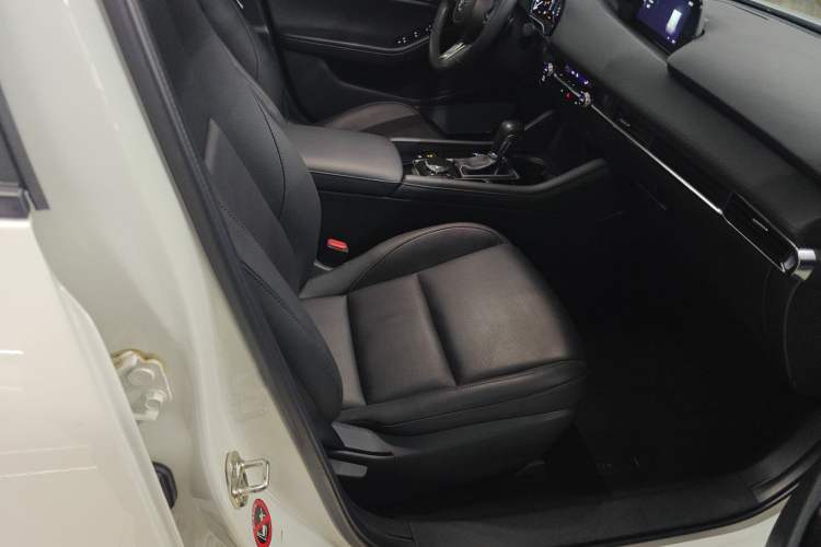 Used Mazda 3 Axela 2023 2.0L Automatic Zhiya Edition Right Front Seat