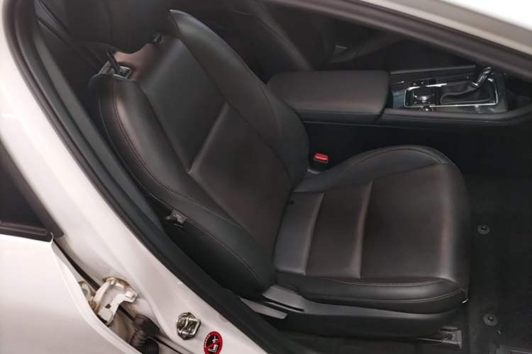 Used Mazda 3 Axela 2023 2.0L Automatic Zhiya Edition Right Front Seat