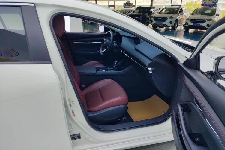 Used Mazda 3 Axela 2023 2.0L Automatic ZhiZhen Edition Right Front Seat