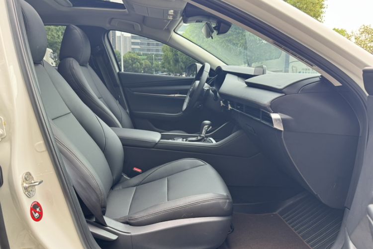 Used Mazda 3 Axela 2023 2.0L Automatic ZhiXuan Edition Right Front Seat