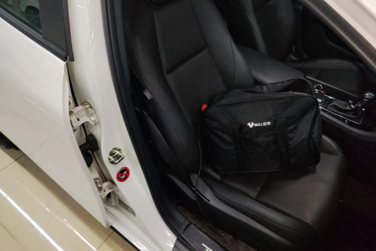 Used Mazda 3 Axela 2023 2.0L Automatic Zhiya Edition Right Front Seat