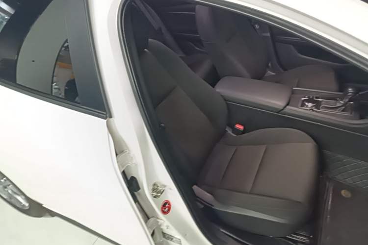Used Mazda 3 Axela 2023 2.0L Automatic Zhiqing Edition Right Front Seat